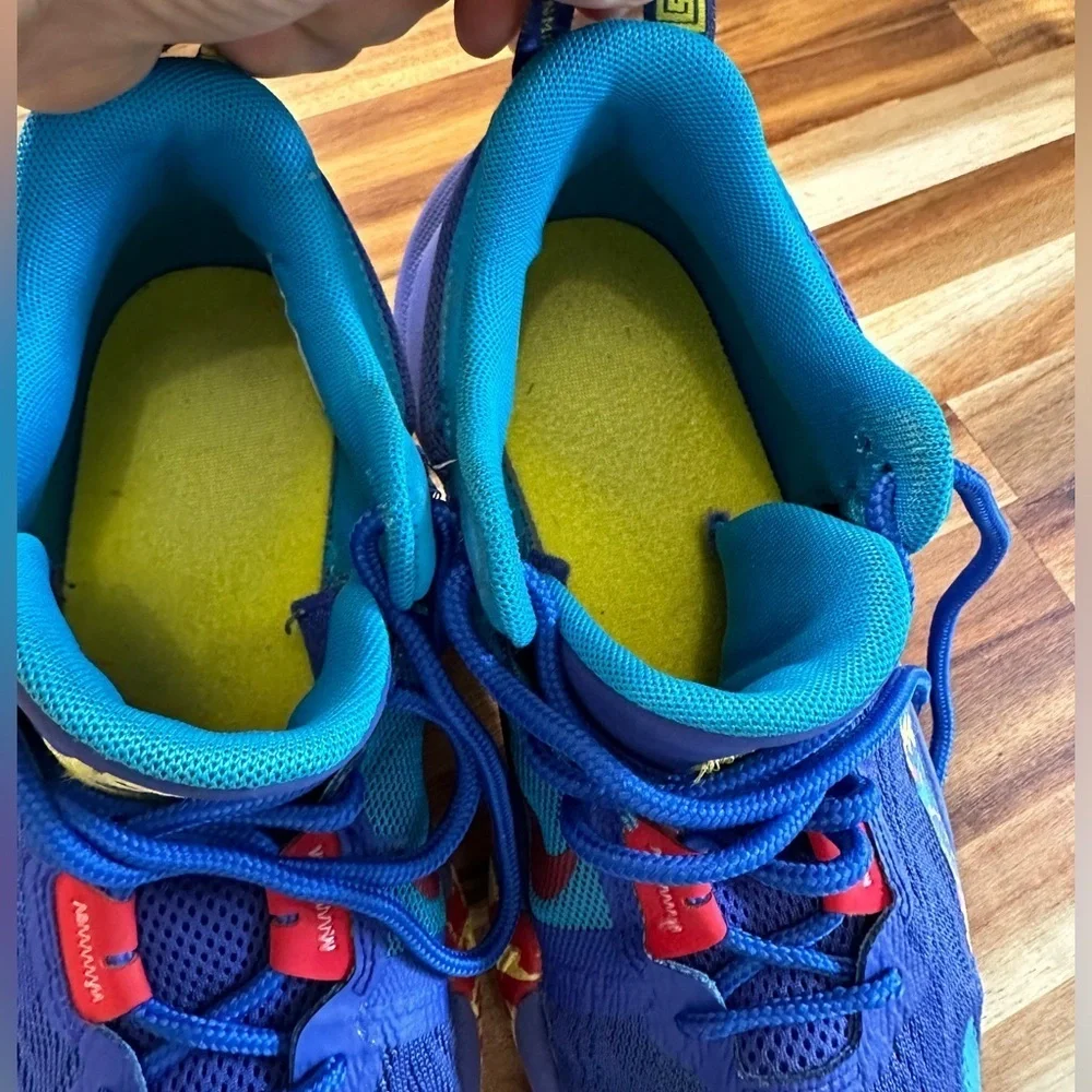 🛍️Unisex Nike Antetokoumpo Basketball Shoes Size 5Y gently used
